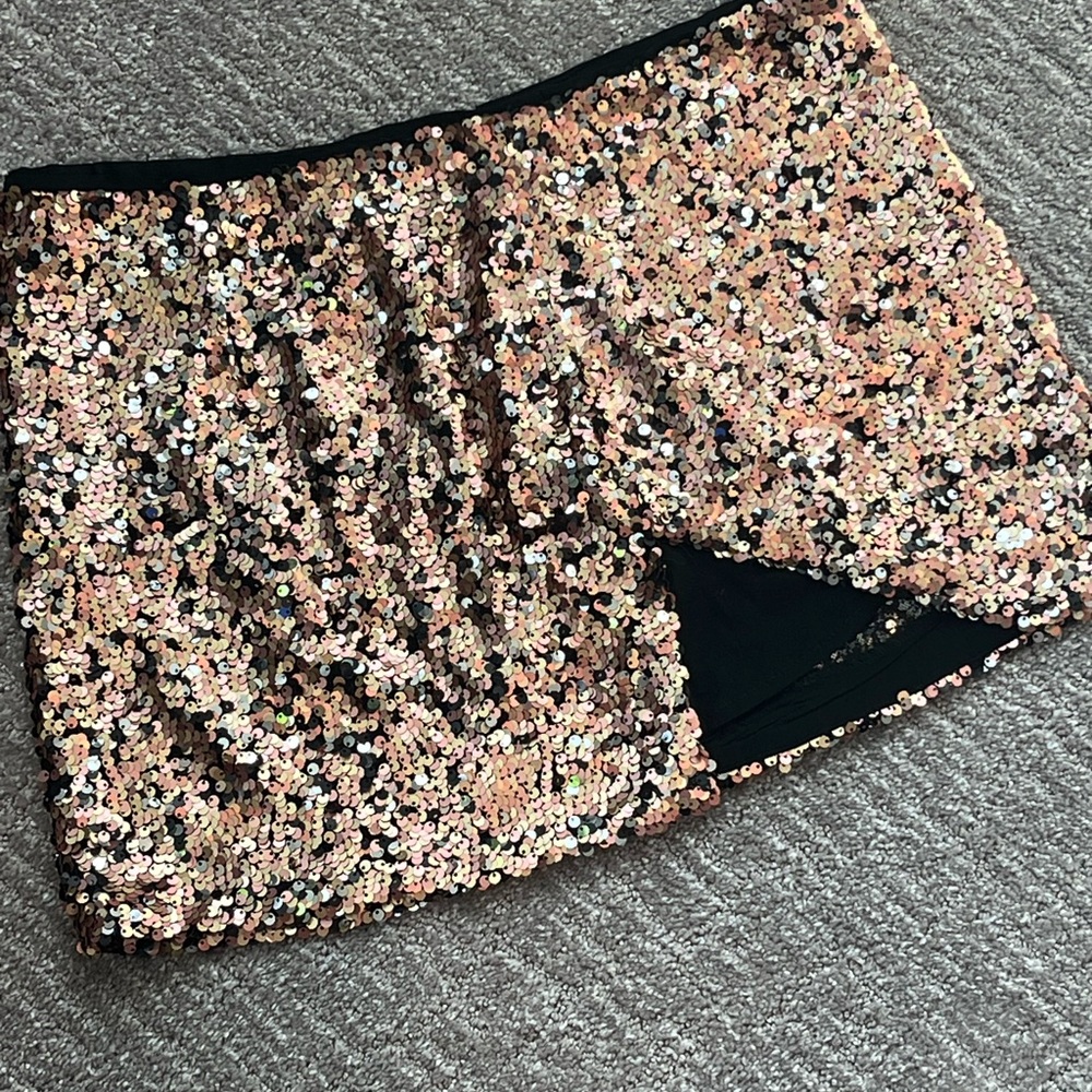 Sequined Mini Skirt ,Not Sized-See measurements